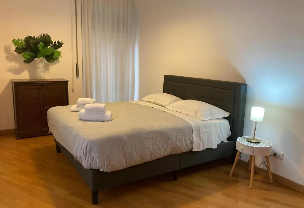 Fairome Apartment 2 Pini-1